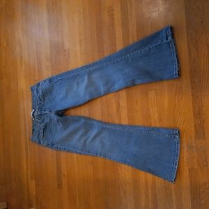 Levi's 518 Superlow Flare Leg Jeans Size 3S/26x30